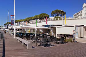 hotel royan face a la plage