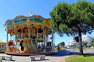 hotel royan face a la plage