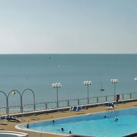 hotel royan cote plage vue sur la mer